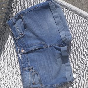 Celebrity pink jeans short